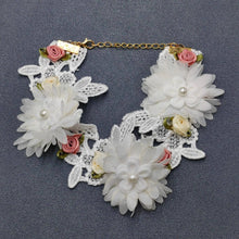 Load image into Gallery viewer, White Lace Flowers Knitted Fabric Dog/Cat Pet Collar